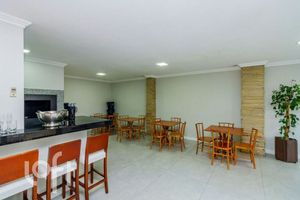Image 19 - 898905