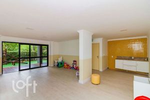 Image 21 - 898905