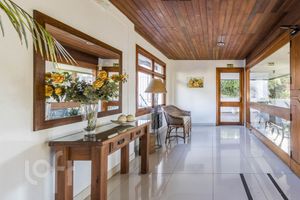 Image 37 - 898907