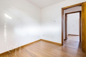 Image 19 - 898907