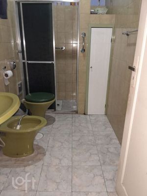 Image 9 - 898929