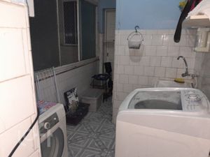 Image 35 - 898929