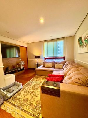 Image 12 - 898973