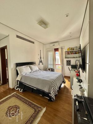 Image 19 - 898973