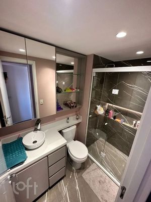 Image 8 - 898984