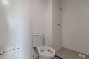 Image 8 - 898992