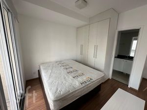 Image 8 - 898999