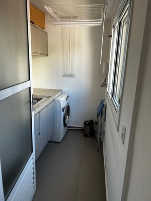 Image 21 - 899003