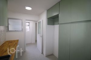 Image 6 - 899005