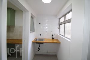 Image 9 - 899005