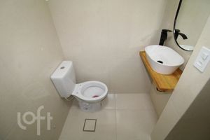 Image 13 - 899005