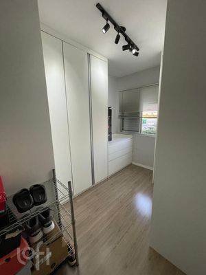 Image 10 - 899014