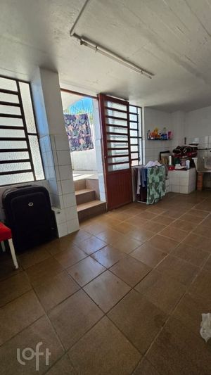 Image 6 - 899016