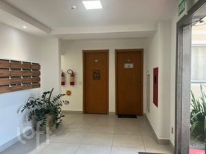 Image 10 - 899025