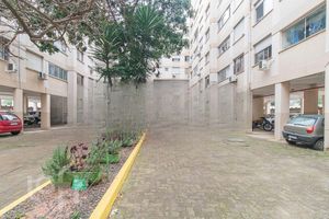Image 19 - 899028