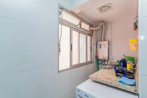 Image 19 - 899035