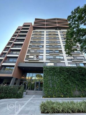 Image 11 - 899090