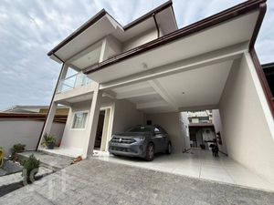 Image 18 - 899111