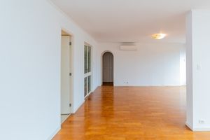 Image 10 - 899115
