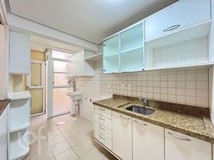 Image 18 - 899130