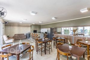 Image 21 - 899134