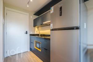 Image 3 - 899140