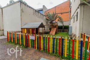 Image 35 - 899184