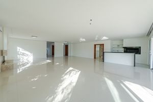 Image 5 - 899186
