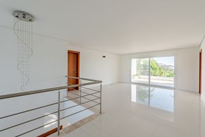 Image 31 - 899186