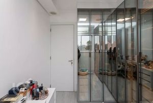 Image 17 - 899193