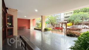 Image 32 - 899198