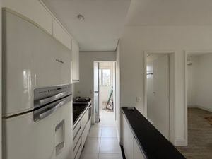 Image 7 - 899228