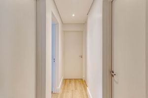 Image 6 - 899232