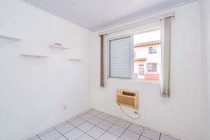Image 8 - 899235