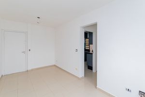 Image 3 - 899256