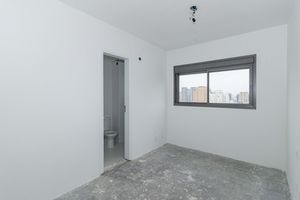 Image 30 - 899258