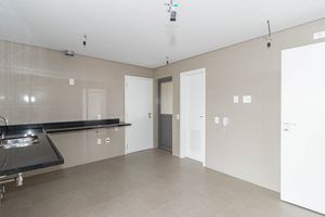 Image 36 - 899258
