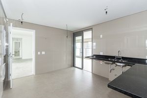 Image 38 - 899258
