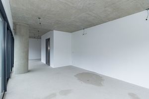 Image 10 - 899264