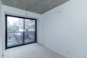 Image 18 - 899264