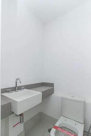 Image 22 - 899264