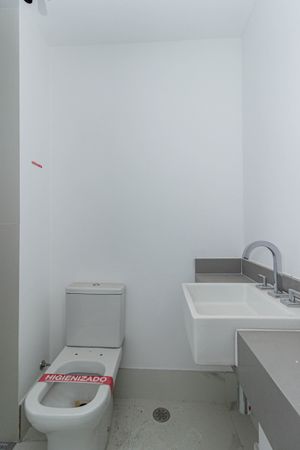 Image 30 - 899264