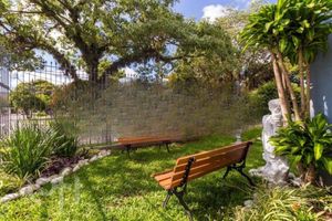 Image 6 - 899265
