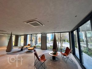 Image 32 - 899273