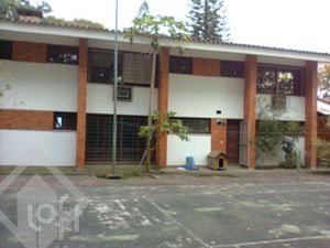 Image 8 - 899274