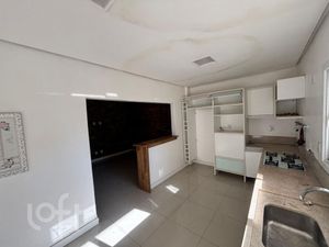 Image 21 - 899295