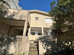 Image 17 - 899295