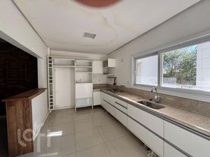 Image 20 - 899295