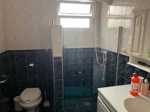 Image 8 - 899296