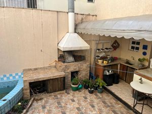 Image 11 - 899296